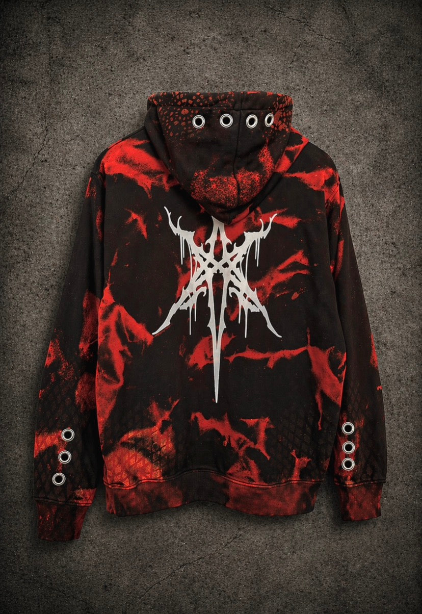 BMTH Tie-Dye Hoodie rojo sangre espalda con logo estrella y ojales